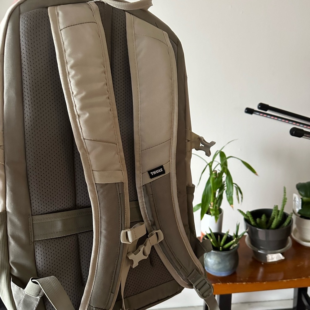 Thule Backpack - Picture 2 of 4
